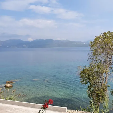 Lefkada House 公寓