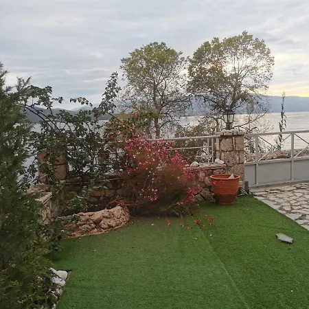 公寓 Lefkada House