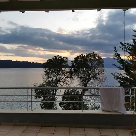 Lefkada House 公寓 *