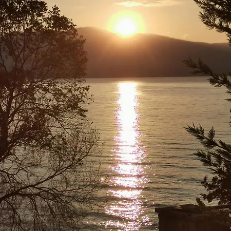 公寓 Lefkada House *