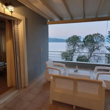 Lefkada House 尼基亚娜